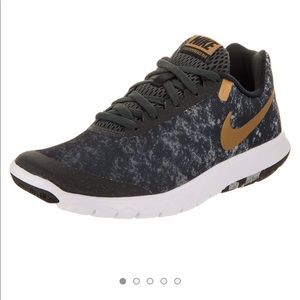 Women’s Flex Experience Nikes